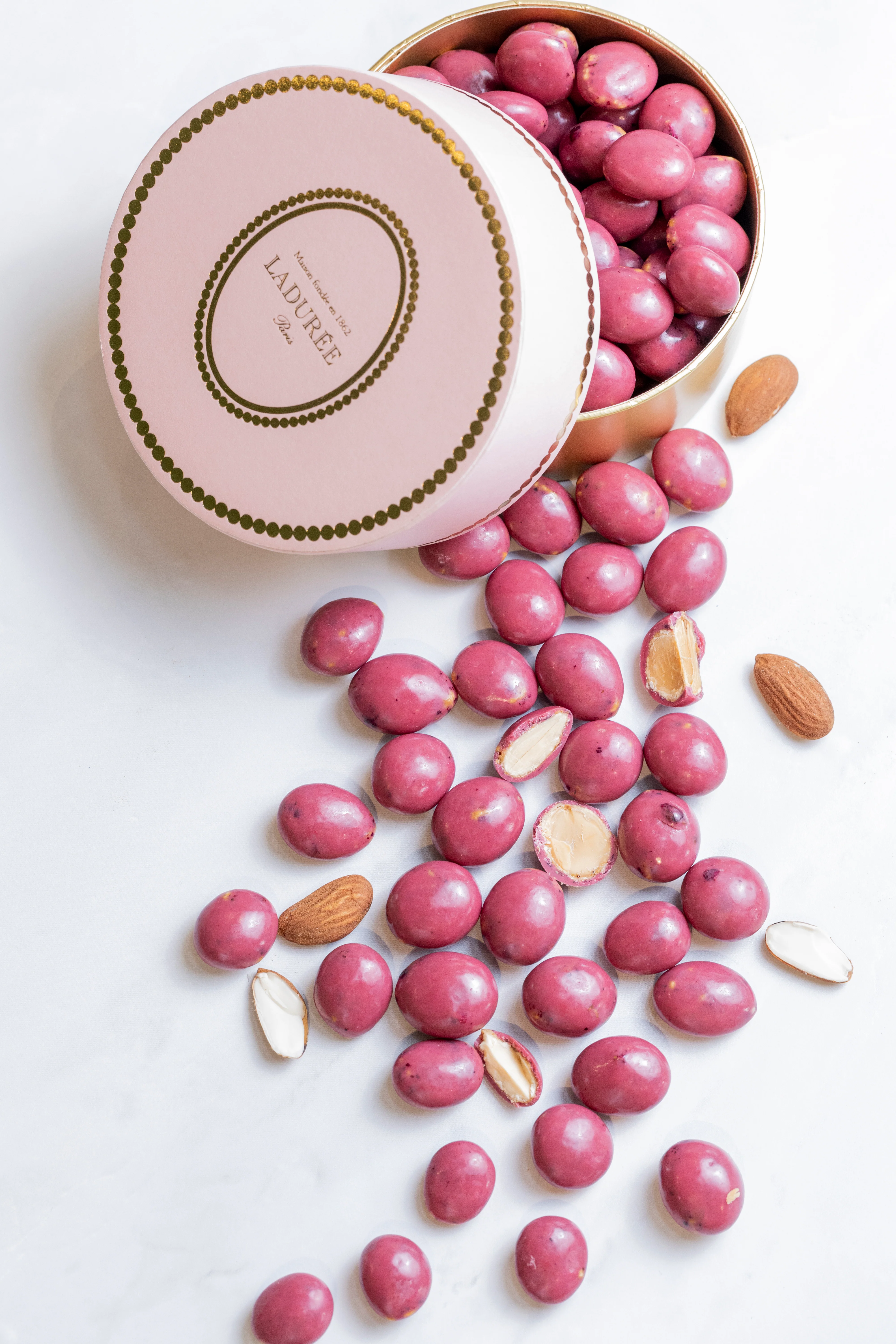 Coffret de perles chocolatées Amande Ispahan - Image 3